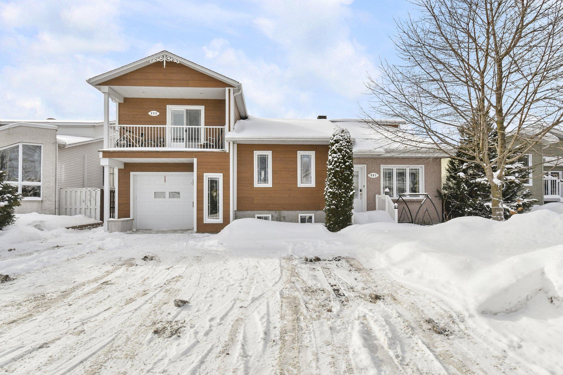 









259Z

 - 261Z


Rue Levert

,
Lavaltrie,




QC
J5T3A1

