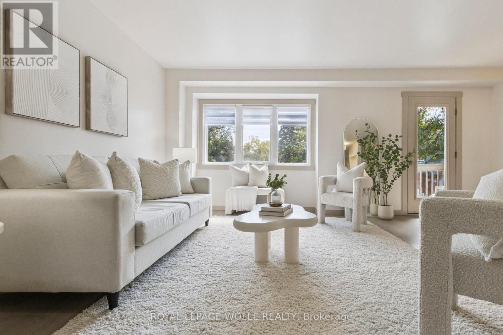 












27 - 89 WOOLWICH STREET

,
Waterloo,




Ontario
N2K1S5

