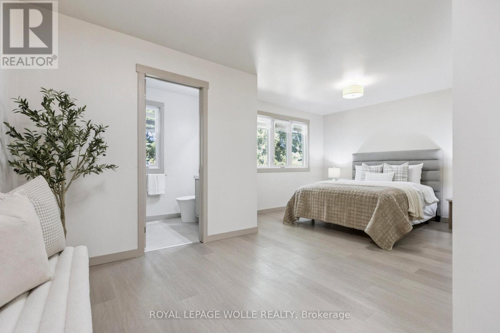 












27 - 89 WOOLWICH STREET

,
Waterloo,




Ontario
N2K1S5

