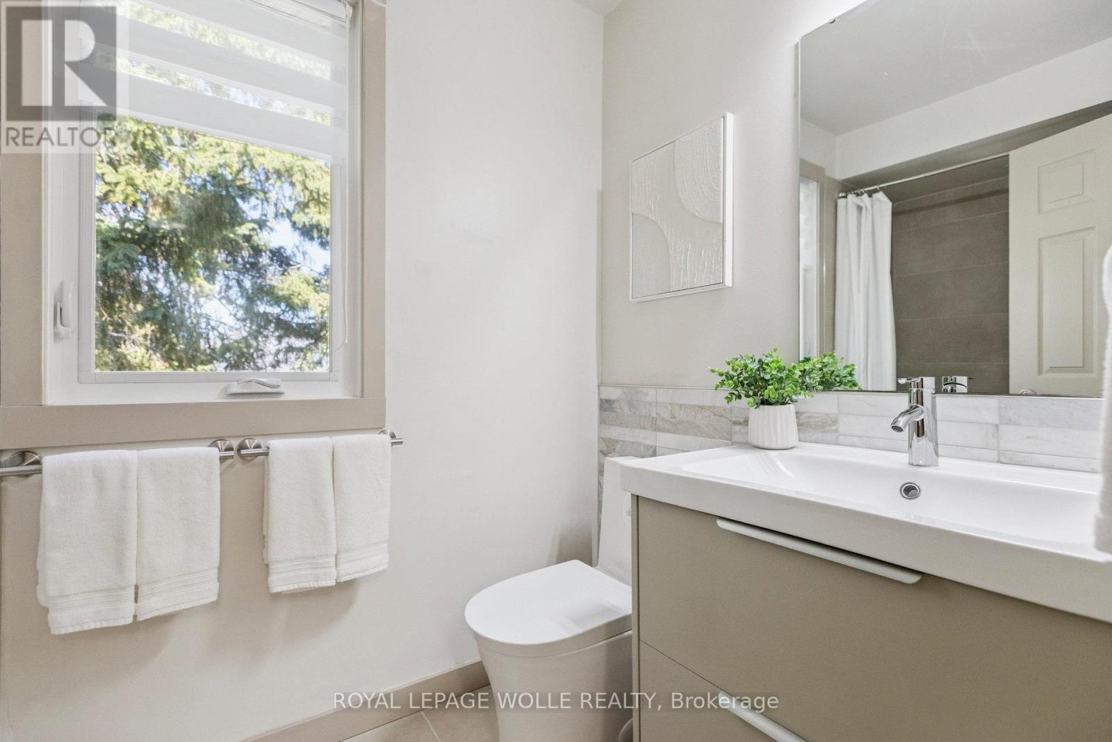 












27 - 89 WOOLWICH STREET

,
Waterloo,




Ontario
N2K1S5

