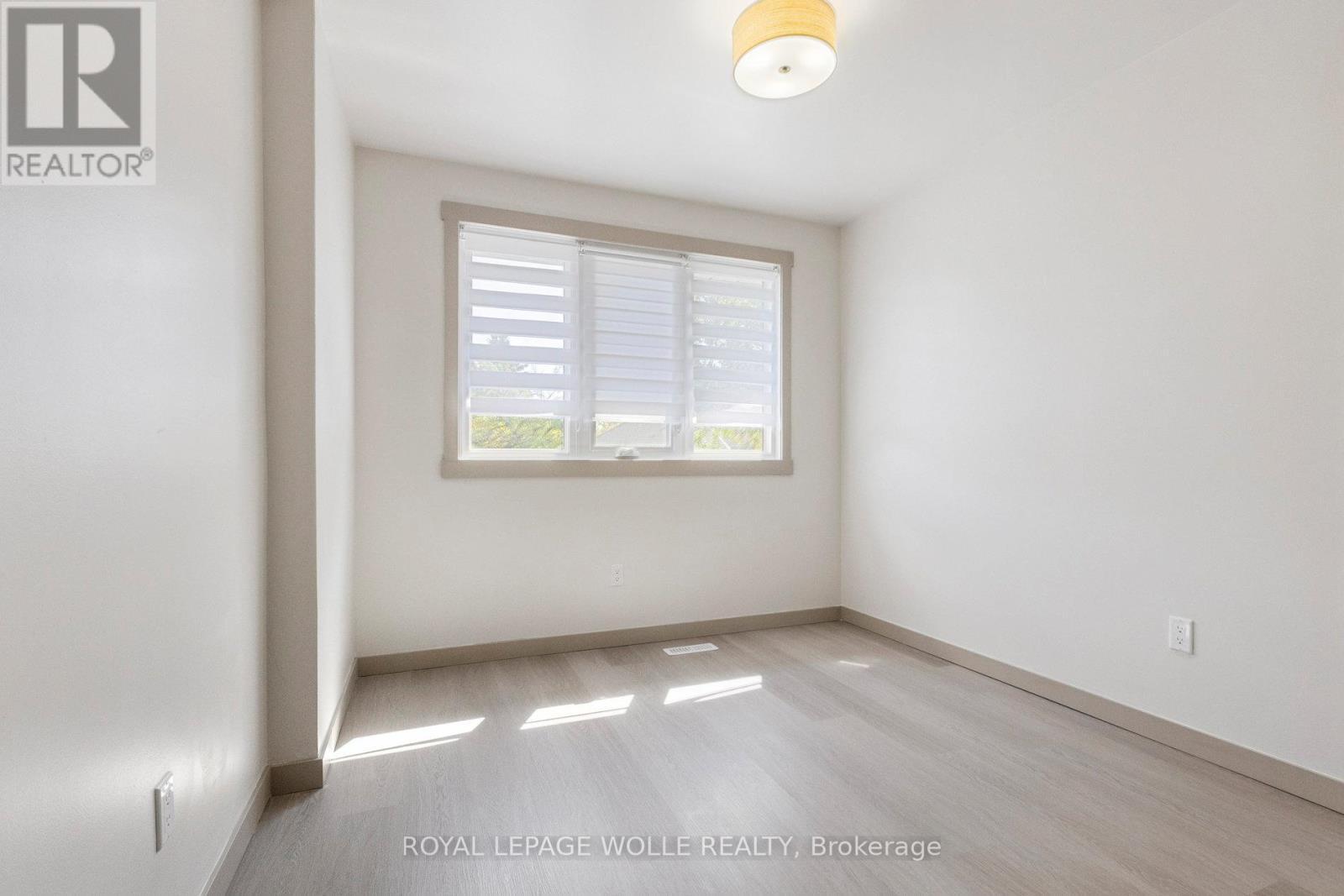 












27 - 89 WOOLWICH STREET

,
Waterloo,




Ontario
N2K1S5

