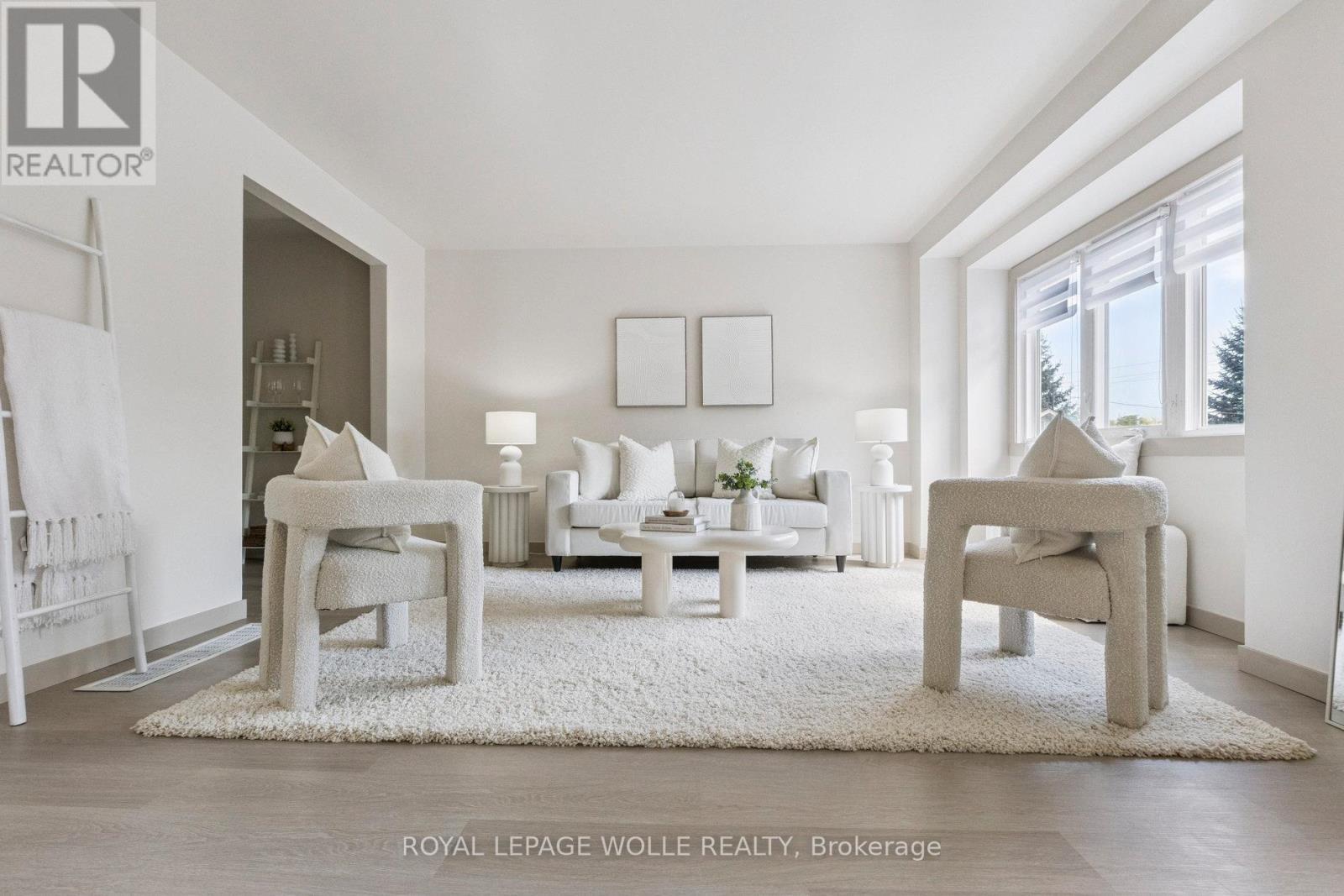 












27 - 89 WOOLWICH STREET

,
Waterloo,




Ontario
N2K1S5

