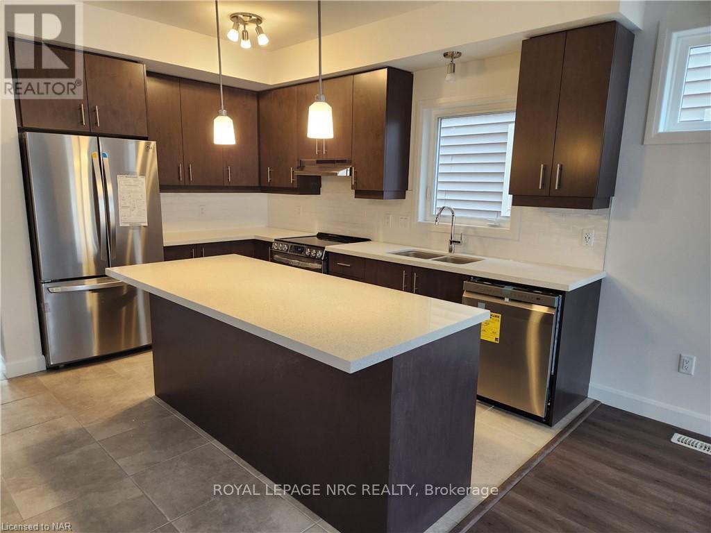 












66 BEACHWALK CRESCENT

,
Fort Erie (Crystal Beach),




Ontario
L0S1N0

