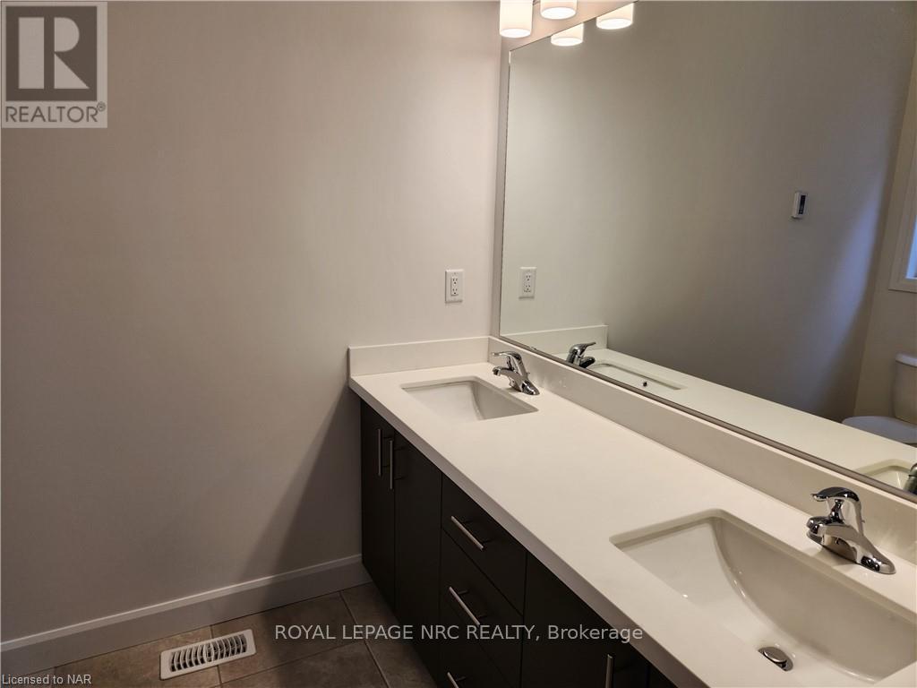 












66 BEACHWALK CRESCENT

,
Fort Erie (Crystal Beach),




Ontario
L0S1N0

