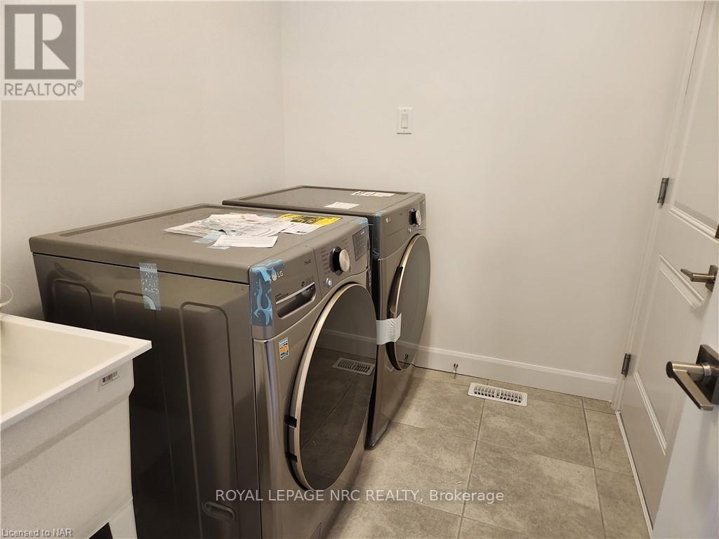 












66 BEACHWALK CRESCENT

,
Fort Erie (Crystal Beach),




Ontario
L0S1N0

