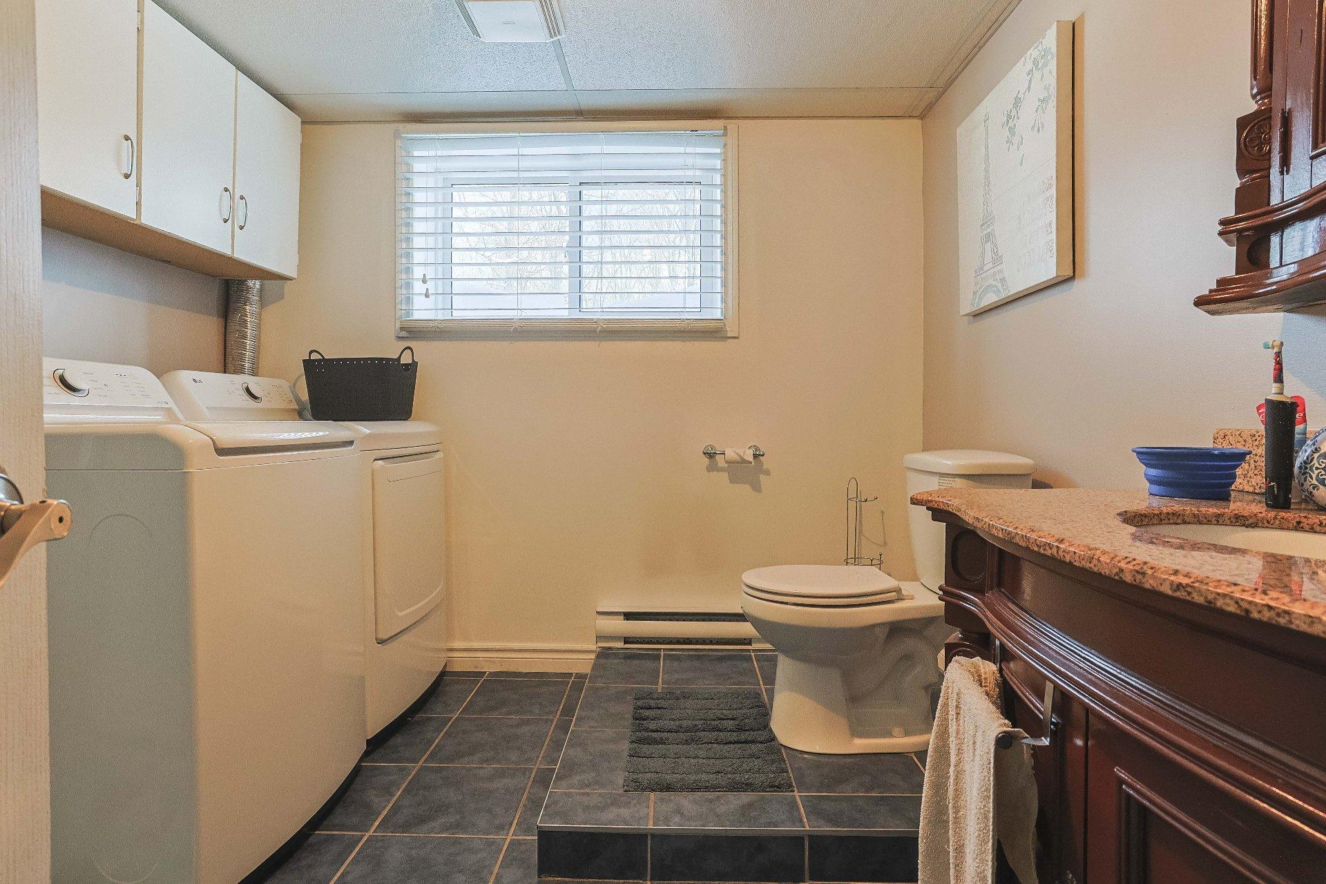 









81


Rue des Hêtres

,
Notre-Dame-du-Mont-Carmel,




QC
G0X3J0

