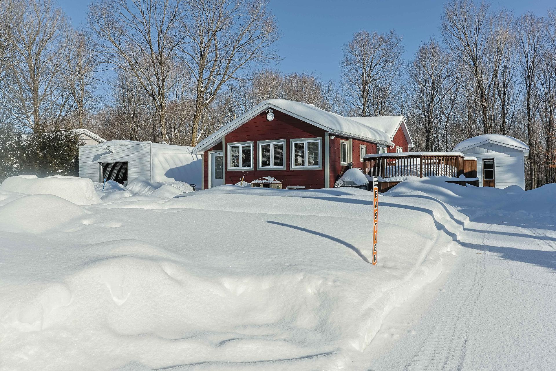 









81


Rue des Hêtres

,
Notre-Dame-du-Mont-Carmel,




QC
G0X3J0

