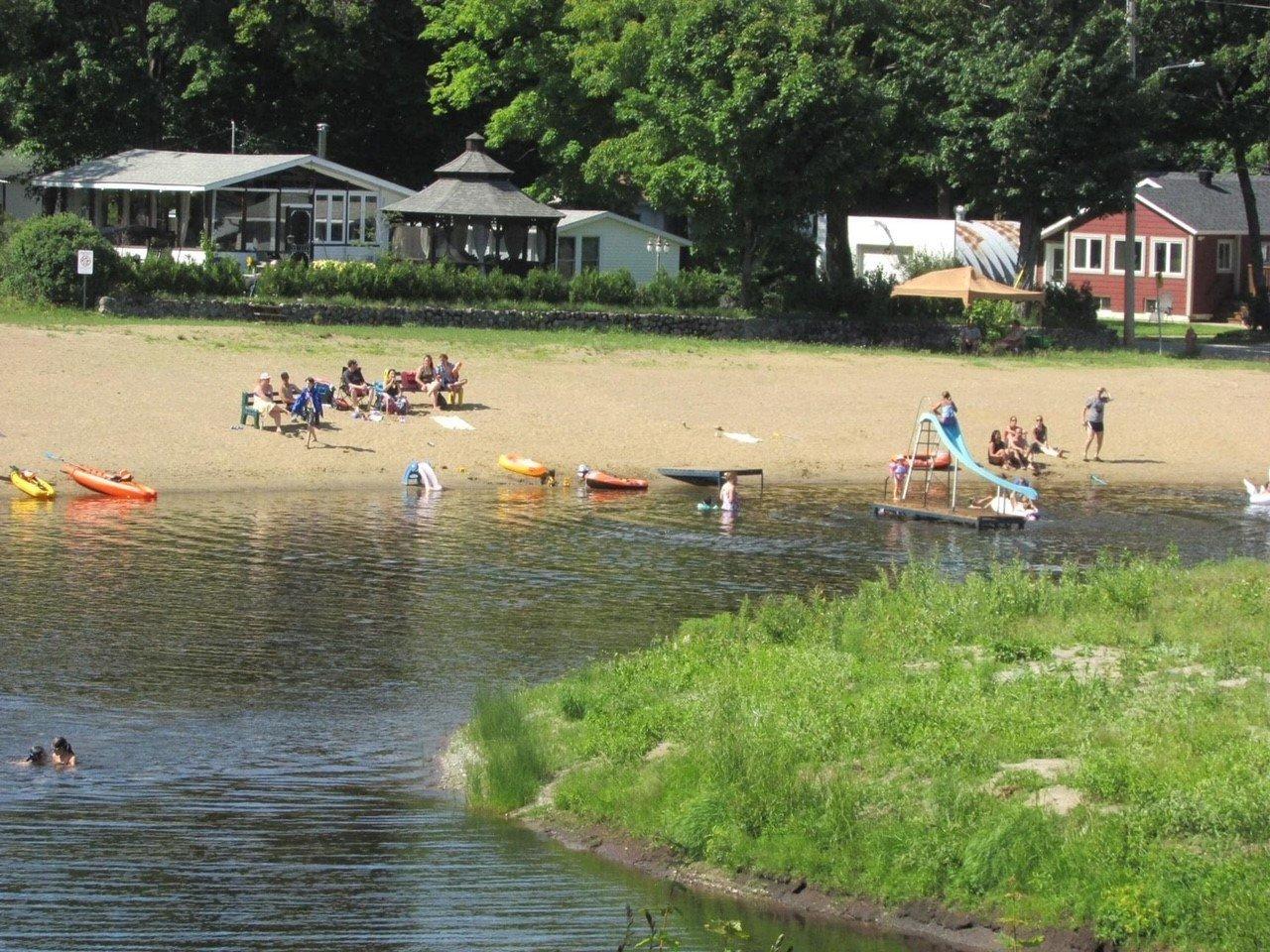 









81


Rue des Hêtres

,
Notre-Dame-du-Mont-Carmel,




QC
G0X3J0

