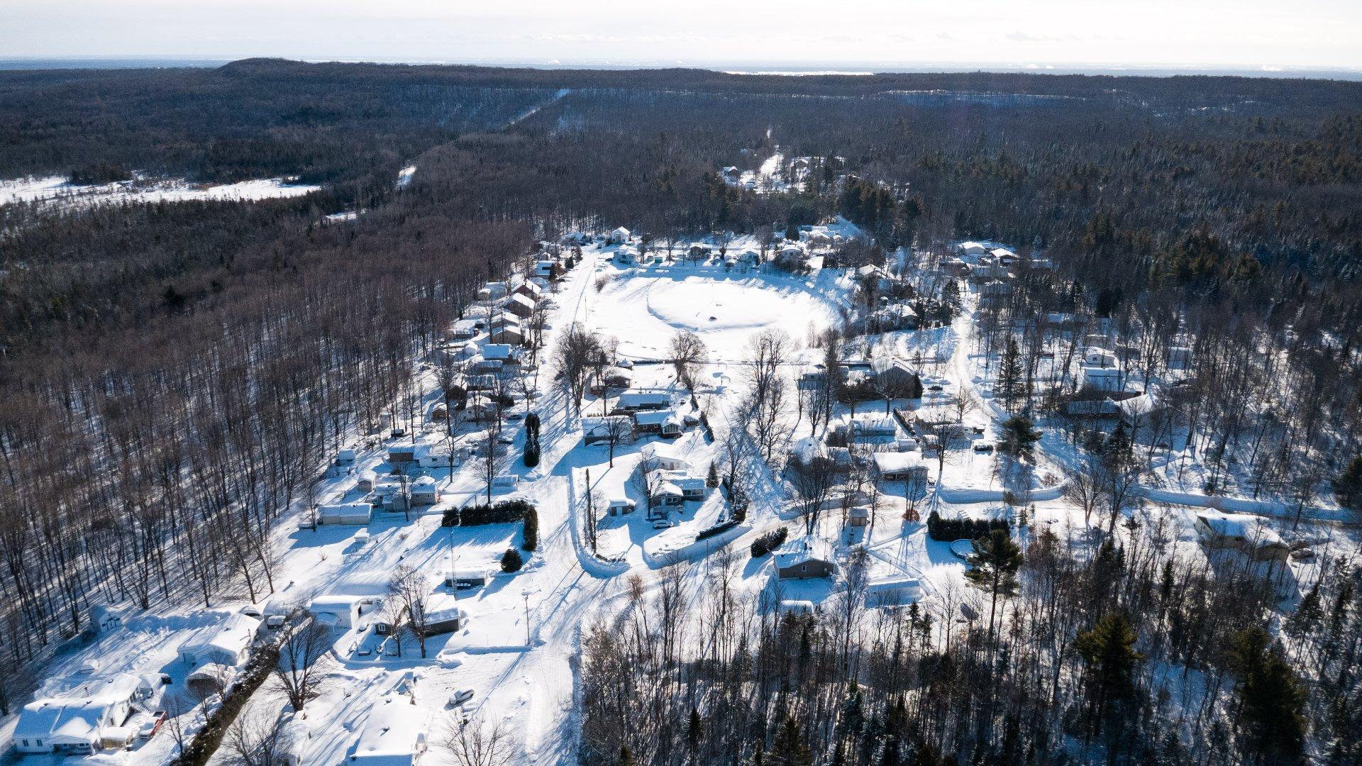 









81


Rue des Hêtres

,
Notre-Dame-du-Mont-Carmel,




QC
G0X3J0

