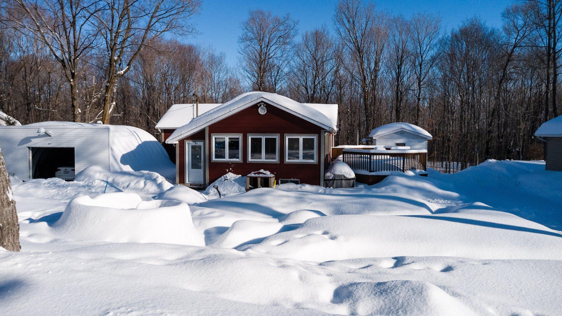 









81


Rue des Hêtres

,
Notre-Dame-du-Mont-Carmel,




QC
G0X3J0

