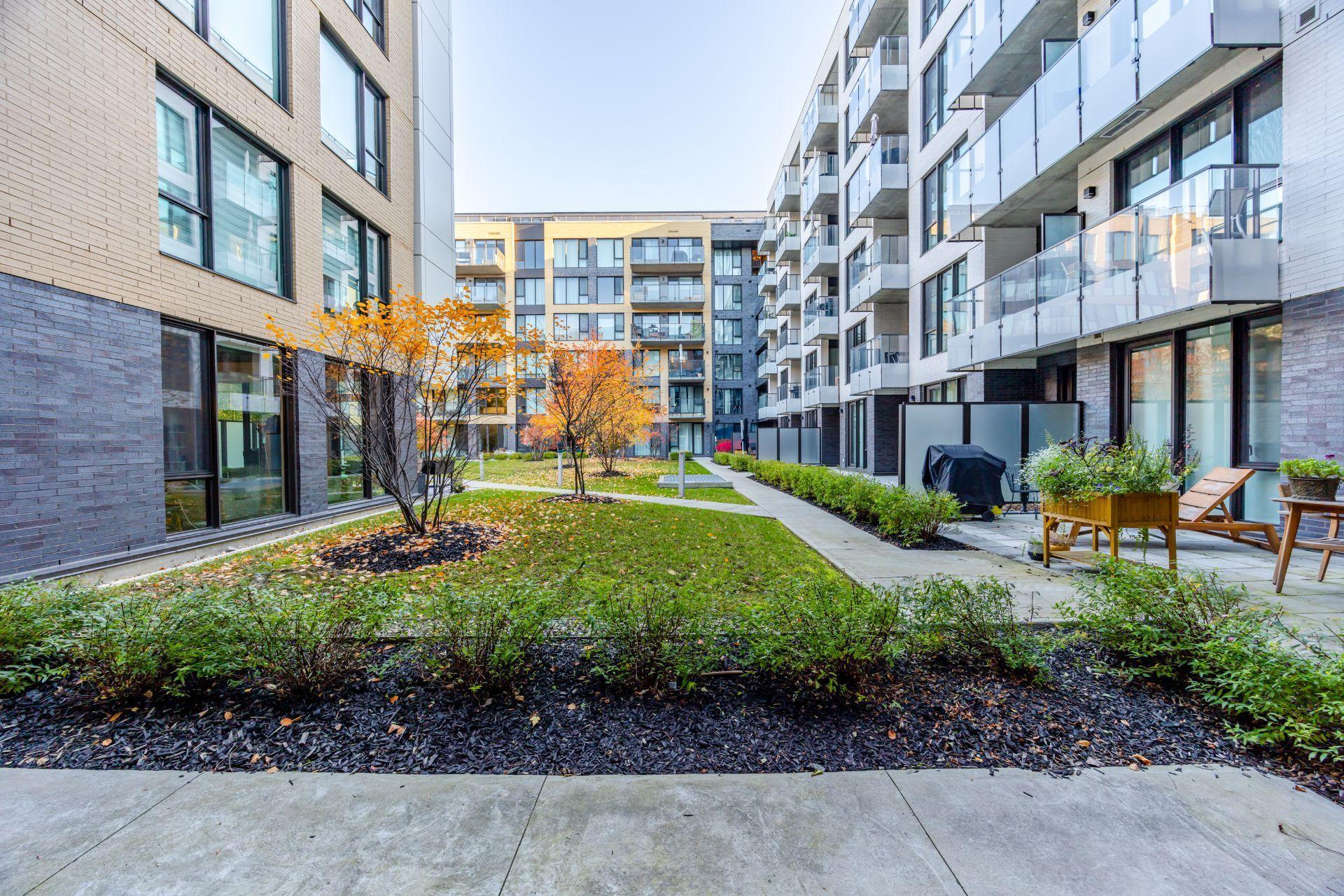 









75


Rue De Castelnau O.

, 106,
Montréal (Villeray/Saint-Michel/Parc-Extension),




QC
H2R0B9

