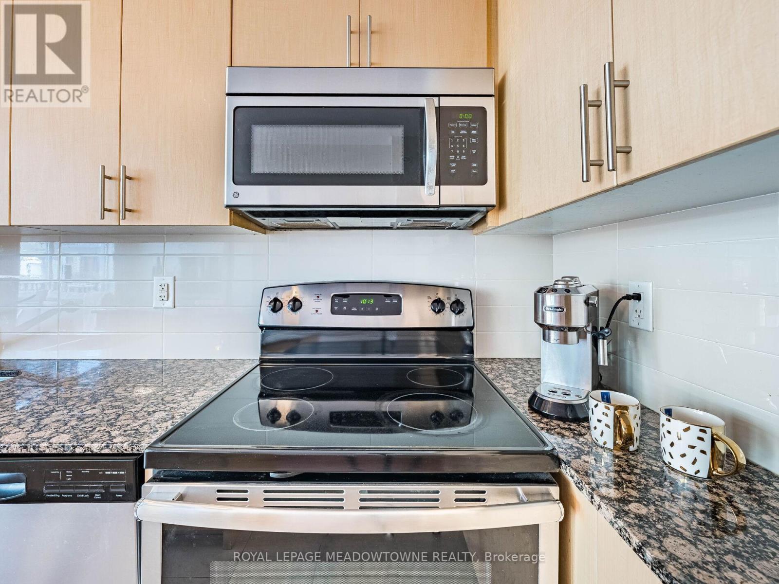 












832 - 830 LAWRENCE AVENUE W

,
Toronto,




Ontario
M6A0A2

