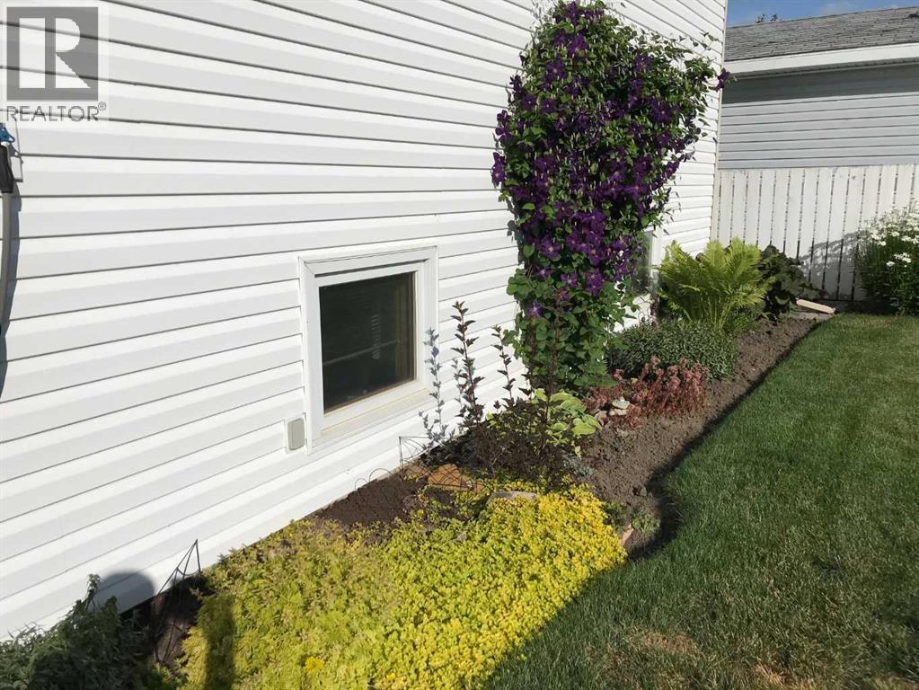 












164 Mt Crandell Crescent W

,
Lethbridge,




Alberta
T1K6L8

