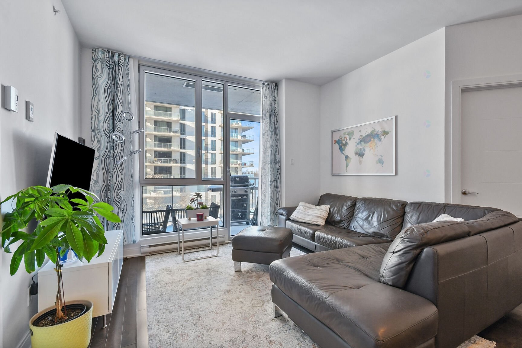 









3635


Av. Jean-Béraud

, 305,
Laval (Chomedey),




QC
H7T0G9

