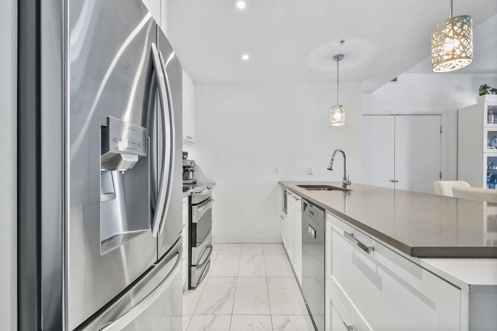 









3635


Av. Jean-Béraud

, 305,
Laval (Chomedey),




QC
H7T0G9

