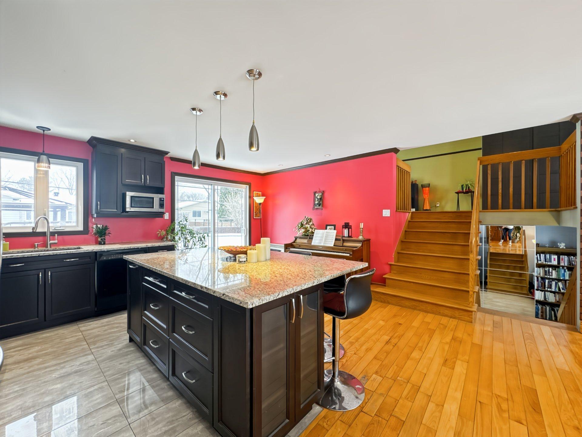 









991


Rue De Courcelle

,
Boucherville,




QC
J4B6K2

