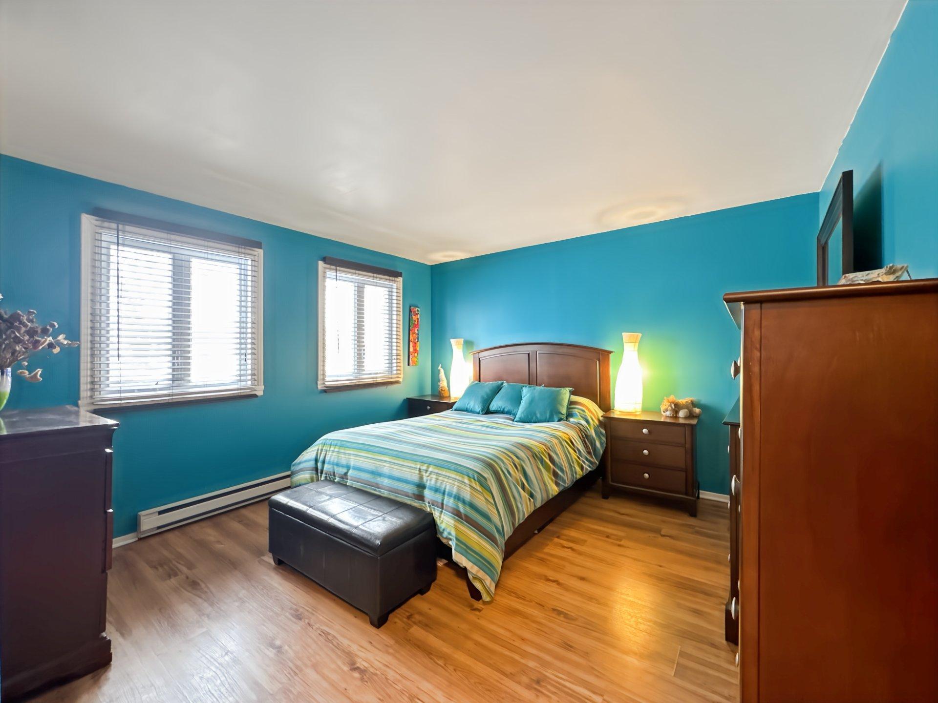 









991


Rue De Courcelle

,
Boucherville,




QC
J4B6K2

