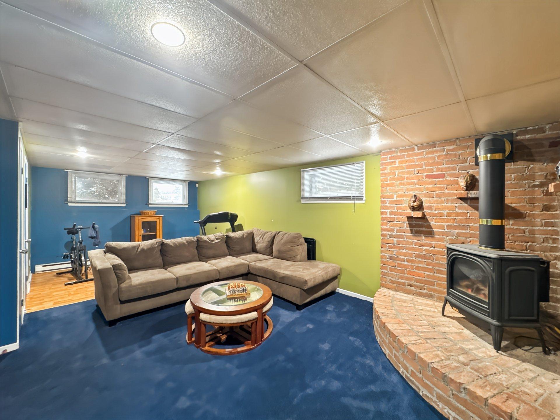 









991


Rue De Courcelle

,
Boucherville,




QC
J4B6K2

