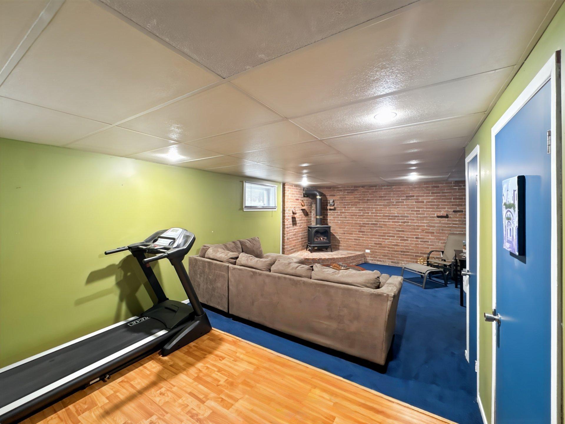 









991


Rue De Courcelle

,
Boucherville,




QC
J4B6K2

