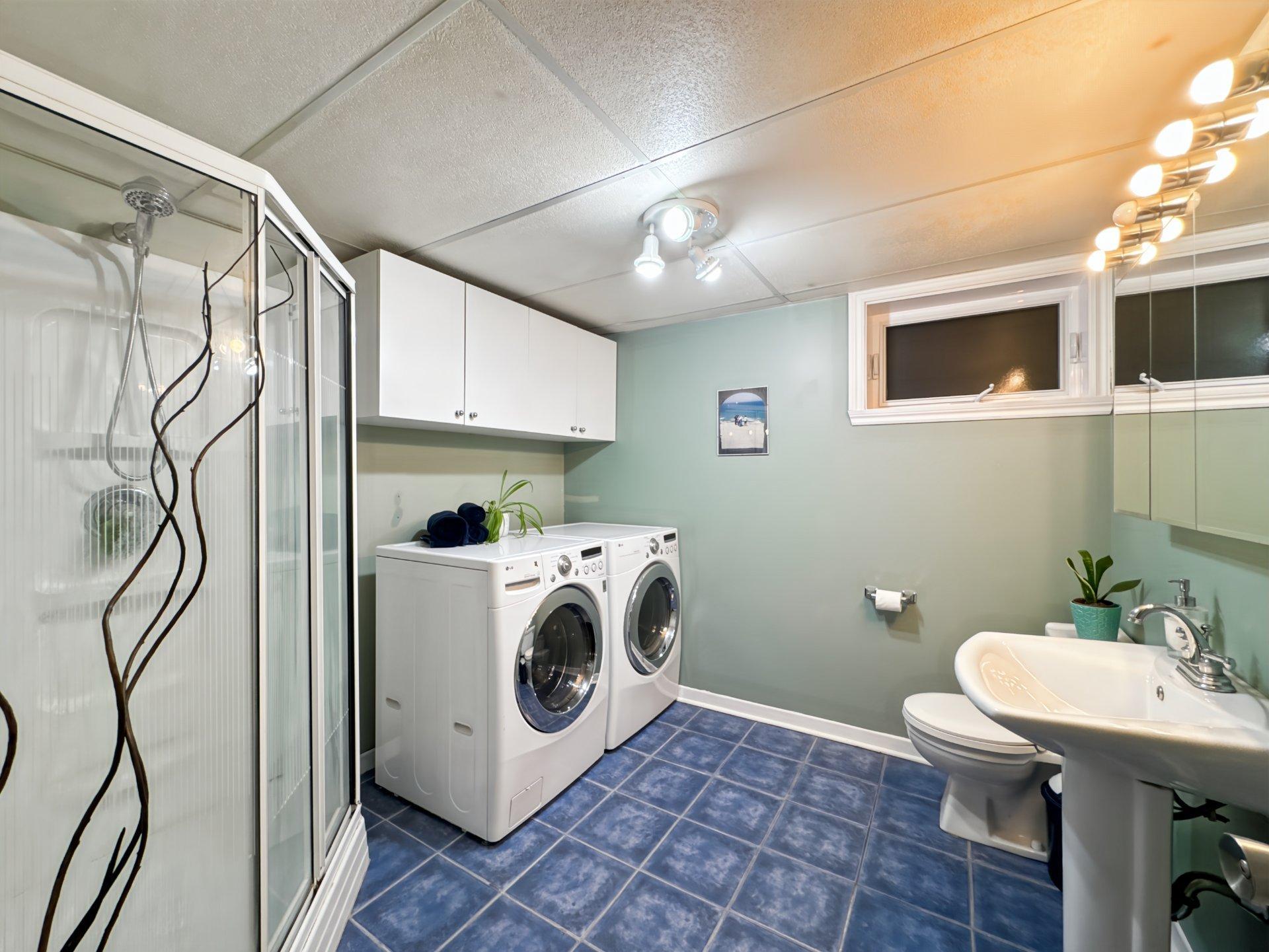 









991


Rue De Courcelle

,
Boucherville,




QC
J4B6K2

