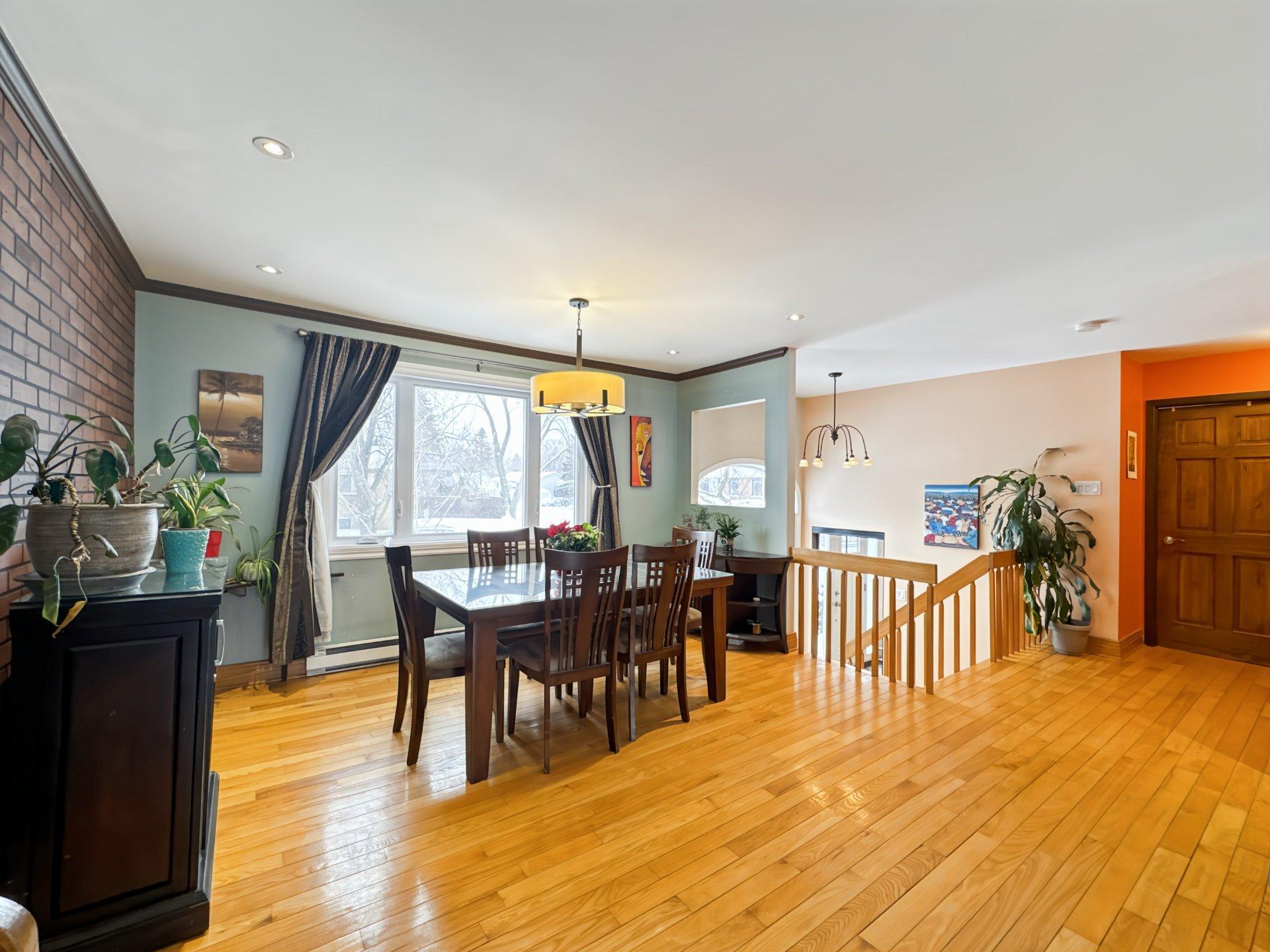 









991


Rue De Courcelle

,
Boucherville,




QC
J4B6K2

