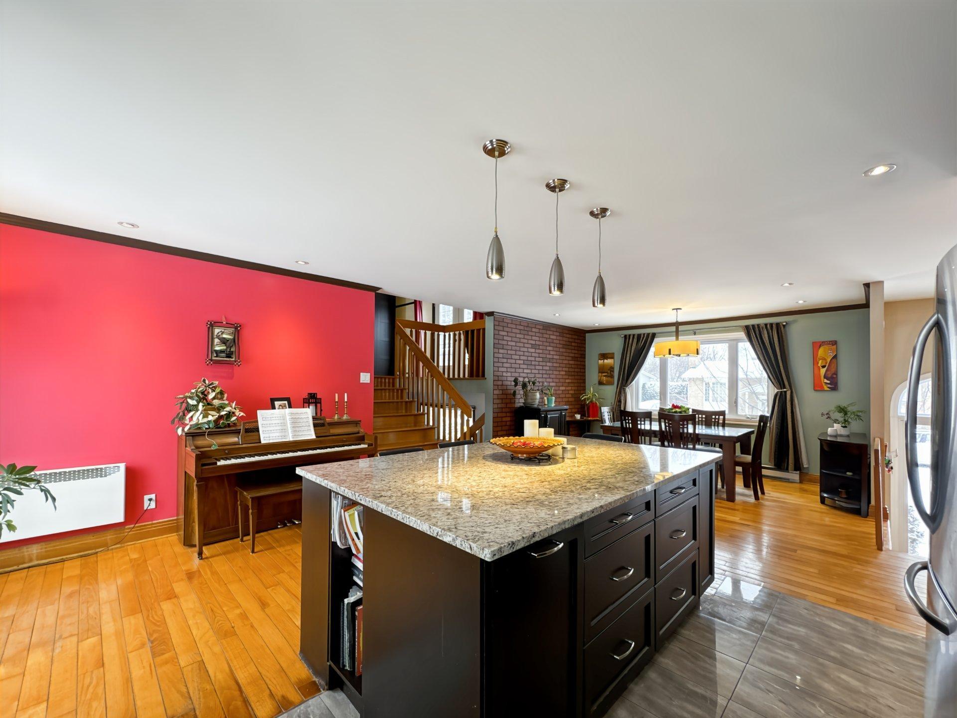 









991


Rue De Courcelle

,
Boucherville,




QC
J4B6K2

