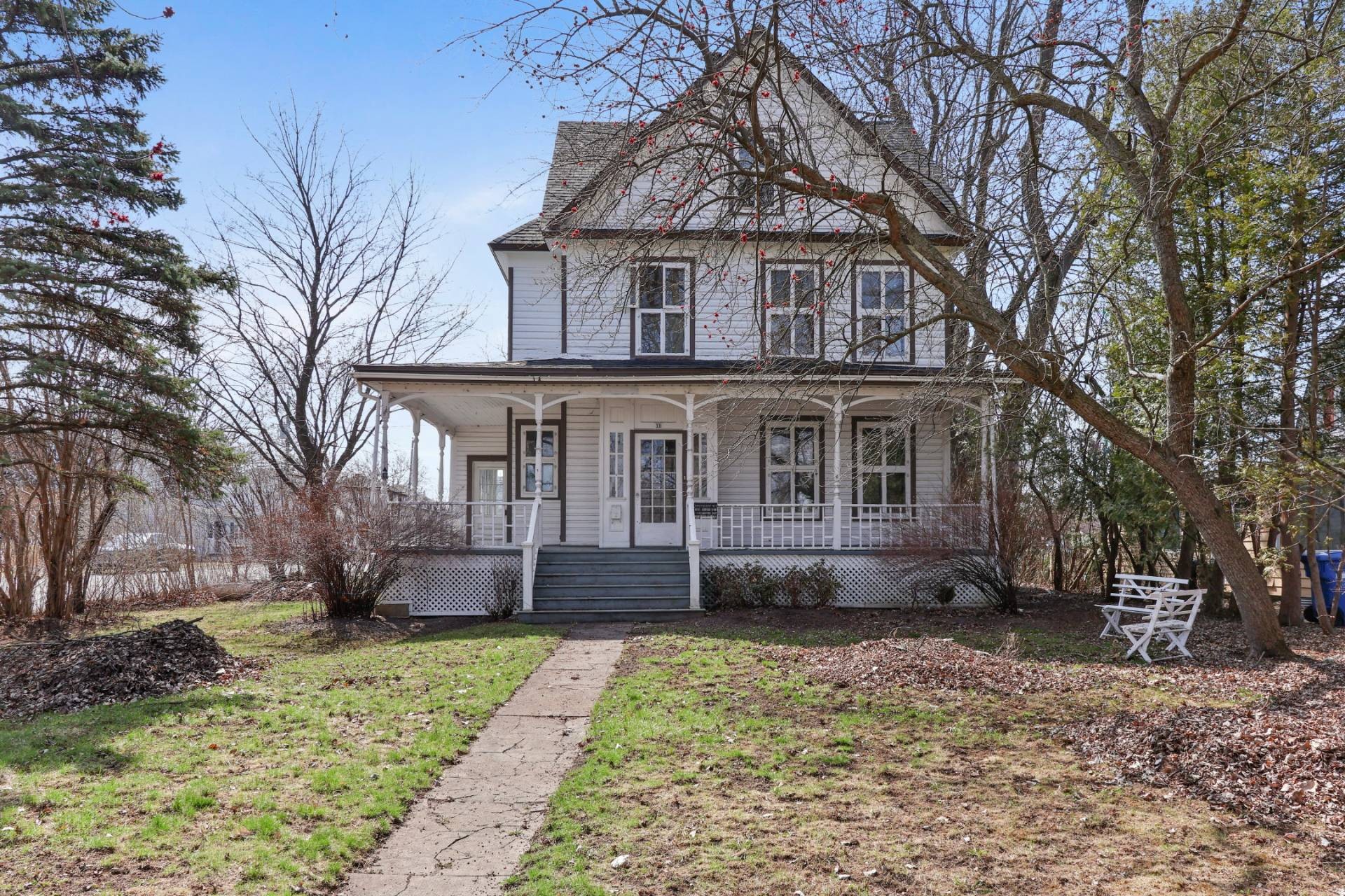 









331


Boul. D'Youville

,
Châteauguay,




QC
J6J4S4


