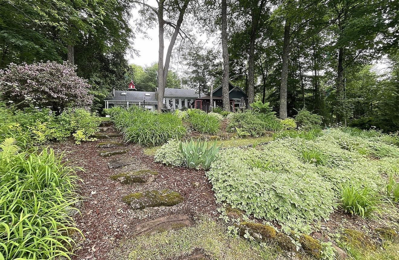 









11


Rue Karine

,
Saint-Jean-de-Matha,




QC
J0K2S0

