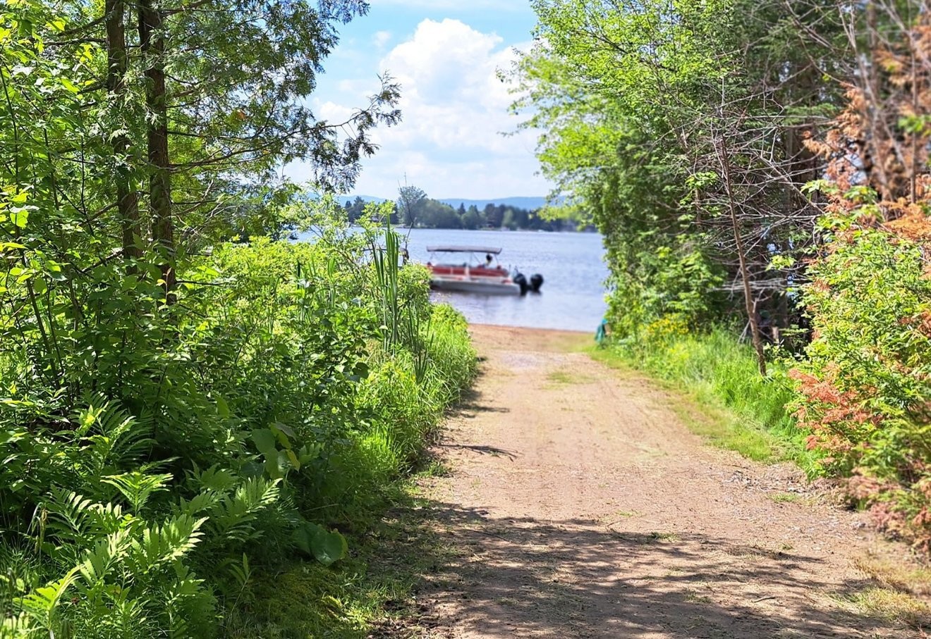 









11


Rue Karine

,
Saint-Jean-de-Matha,




QC
J0K2S0

