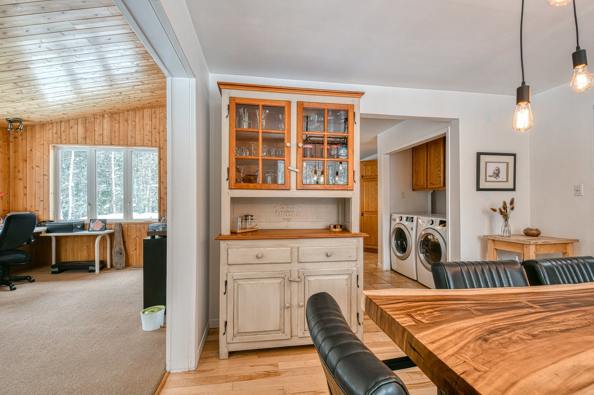 









4630


Ch. de la Doncaster

,
Sainte-Adèle,




QC
J8B1R8

