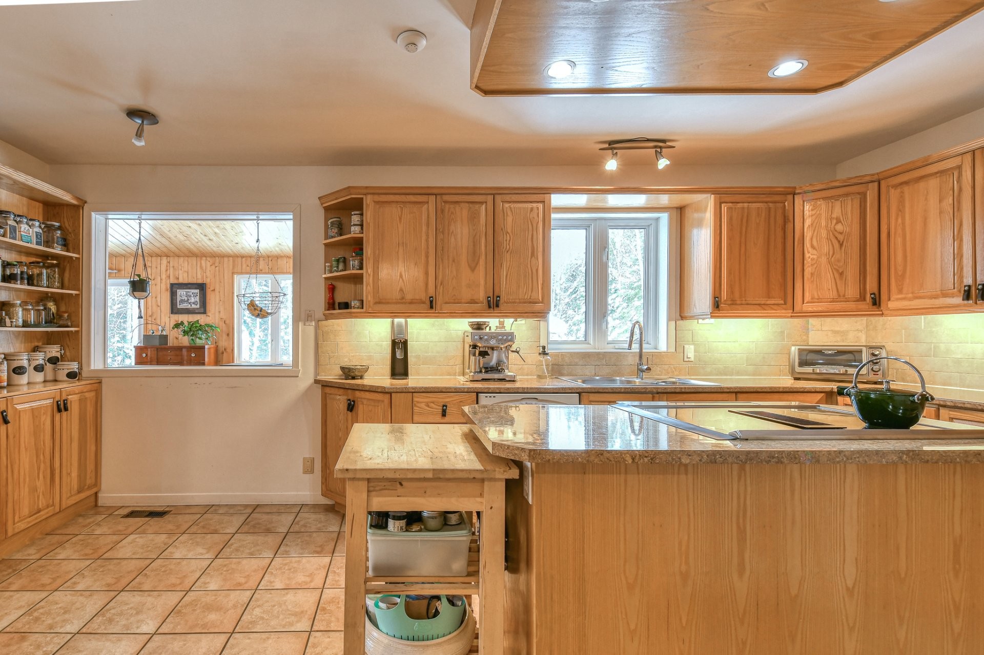 









4630


Ch. de la Doncaster

,
Sainte-Adèle,




QC
J8B1R8

