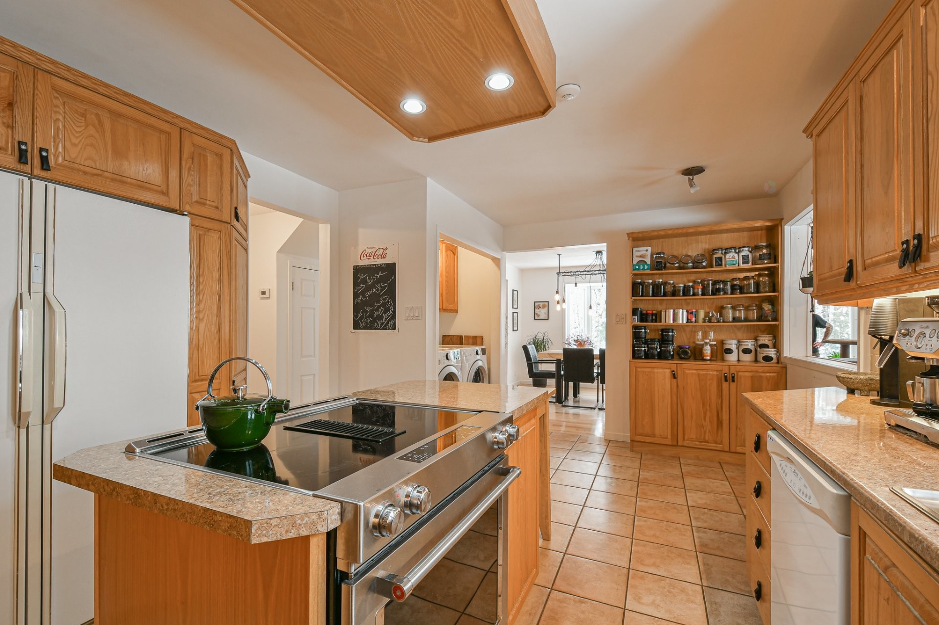 









4630


Ch. de la Doncaster

,
Sainte-Adèle,




QC
J8B1R8

