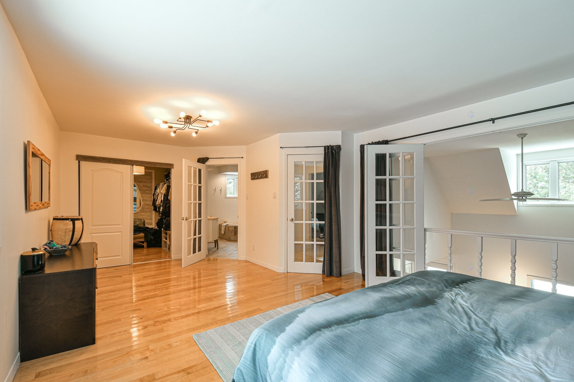 









4630


Ch. de la Doncaster

,
Sainte-Adèle,




QC
J8B1R8

