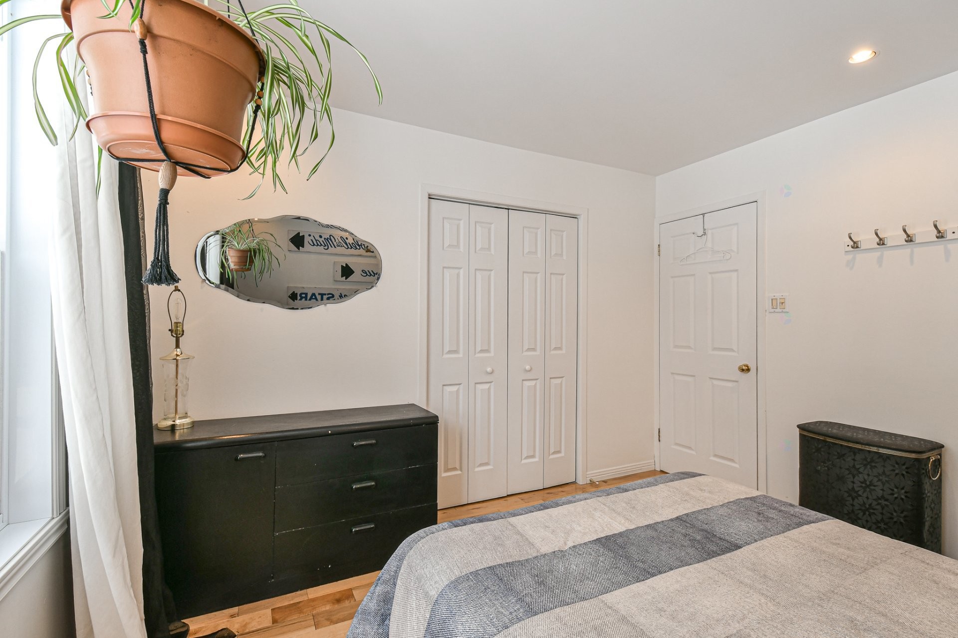 









4630


Ch. de la Doncaster

,
Sainte-Adèle,




QC
J8B1R8

