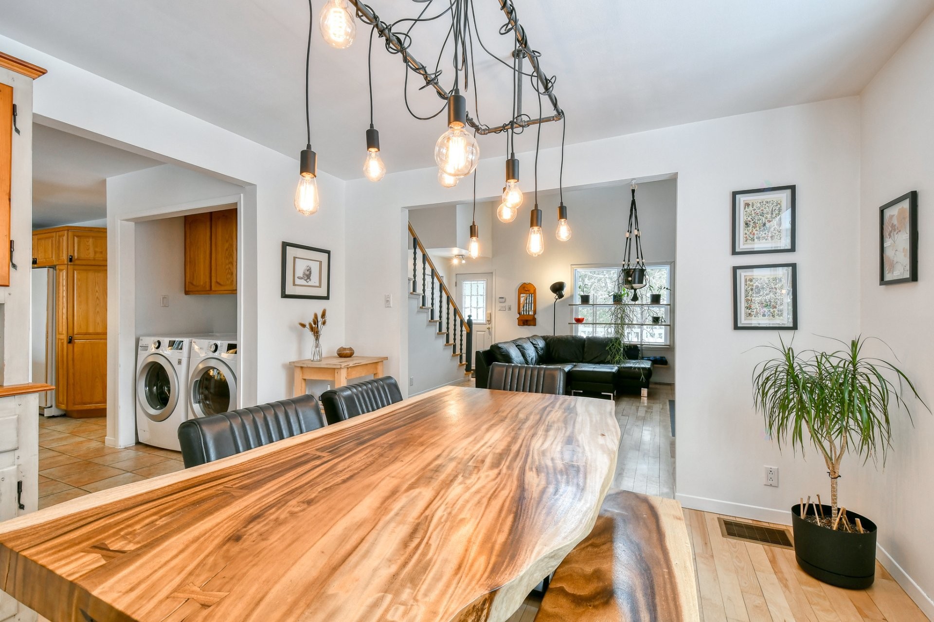 









4630


Ch. de la Doncaster

,
Sainte-Adèle,




QC
J8B1R8

