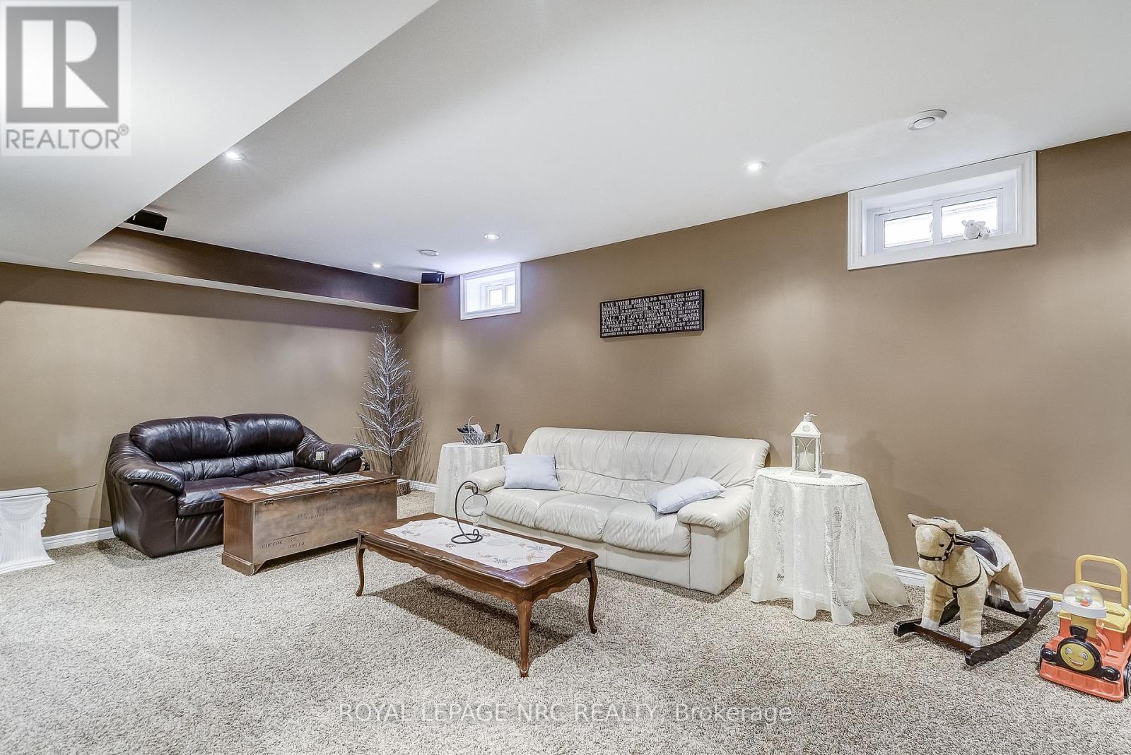 












8 HEARTH COURT

,
Niagara-on-the-Lake (Virgil),




Ontario
L0S1J0

