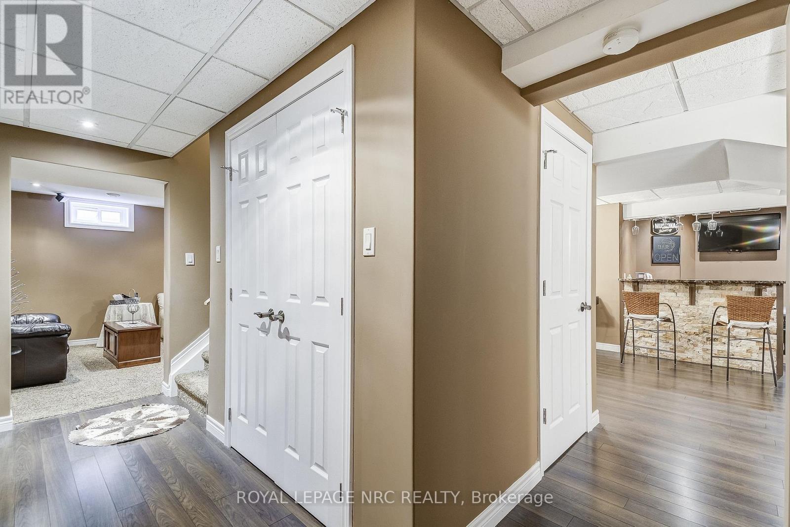 












8 HEARTH COURT

,
Niagara-on-the-Lake (Virgil),




Ontario
L0S1J0

