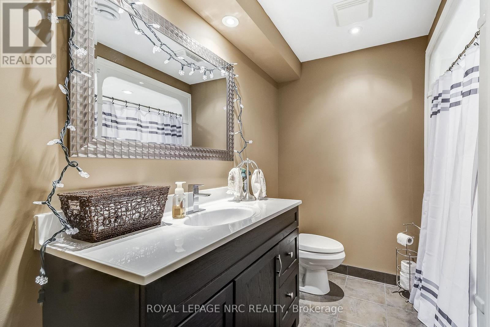 












8 HEARTH COURT

,
Niagara-on-the-Lake (Virgil),




Ontario
L0S1J0

