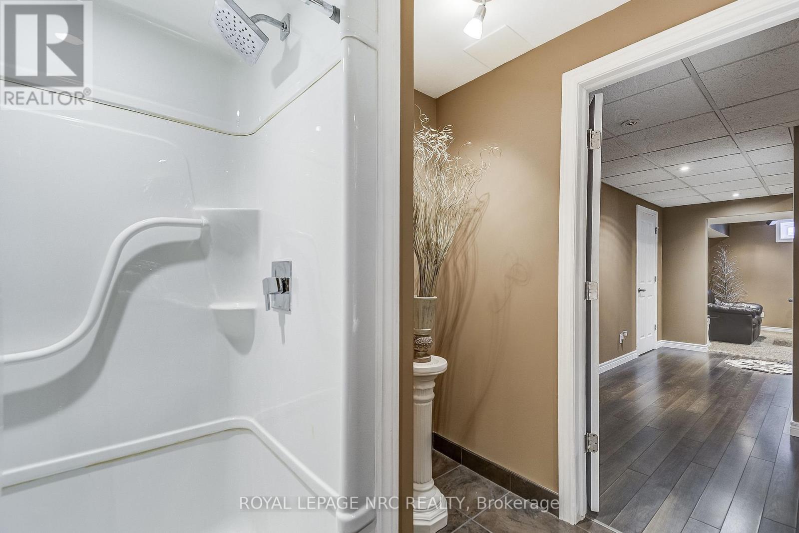 












8 HEARTH COURT

,
Niagara-on-the-Lake (Virgil),




Ontario
L0S1J0

