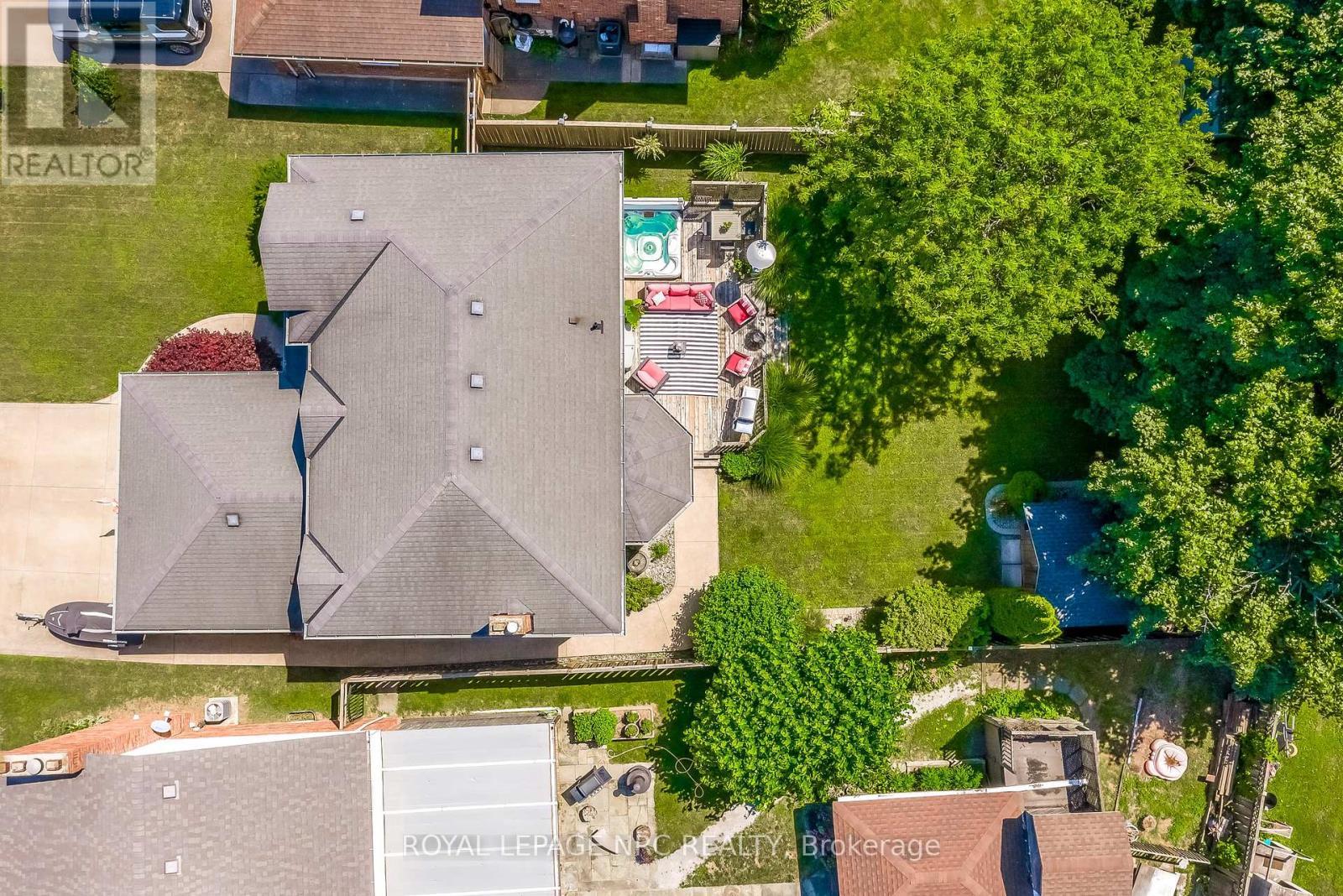 












8 HEARTH COURT

,
Niagara-on-the-Lake (Virgil),




Ontario
L0S1J0

