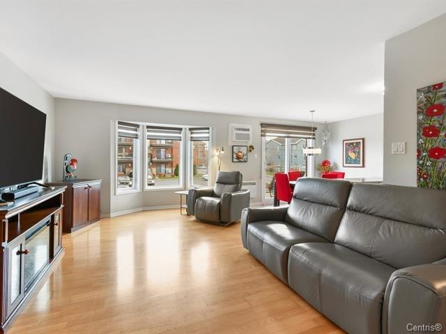 









2425


Boul. Jacques-Marcil

, 204,
Longueuil (Saint-Hubert),




QC
J3Y9C2

