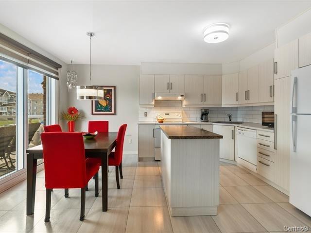 









2425


Boul. Jacques-Marcil

, 204,
Longueuil (Saint-Hubert),




QC
J3Y9C2

