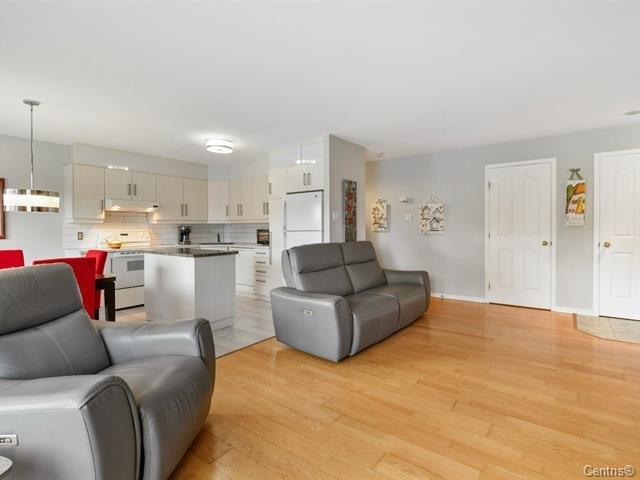 









2425


Boul. Jacques-Marcil

, 204,
Longueuil (Saint-Hubert),




QC
J3Y9C2

