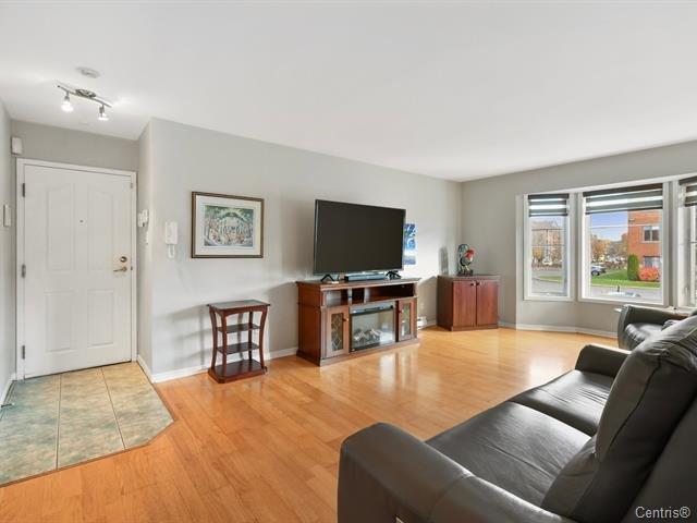 









2425


Boul. Jacques-Marcil

, 204,
Longueuil (Saint-Hubert),




QC
J3Y9C2

