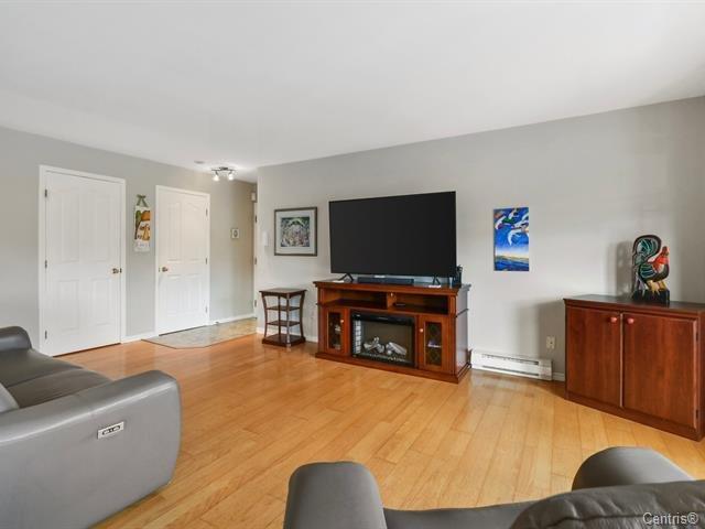 









2425


Boul. Jacques-Marcil

, 204,
Longueuil (Saint-Hubert),




QC
J3Y9C2

