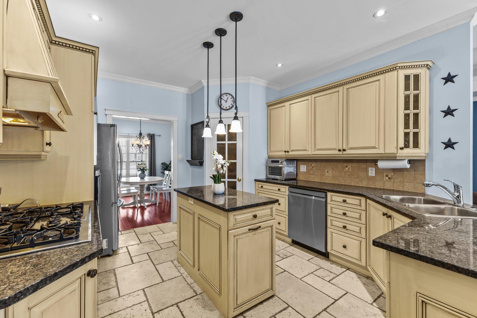 









1820


Rue du Violon

,
Saint-Lazare,




QC
J7T3J8

