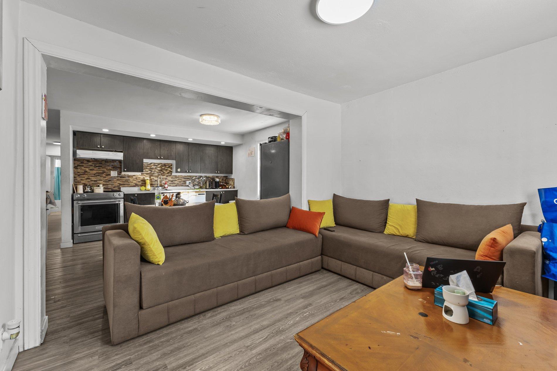 









1027

 - 1033


Rue Joliette

,
Longueuil (Le Vieux-Longueuil),




QC
J4K4V8

