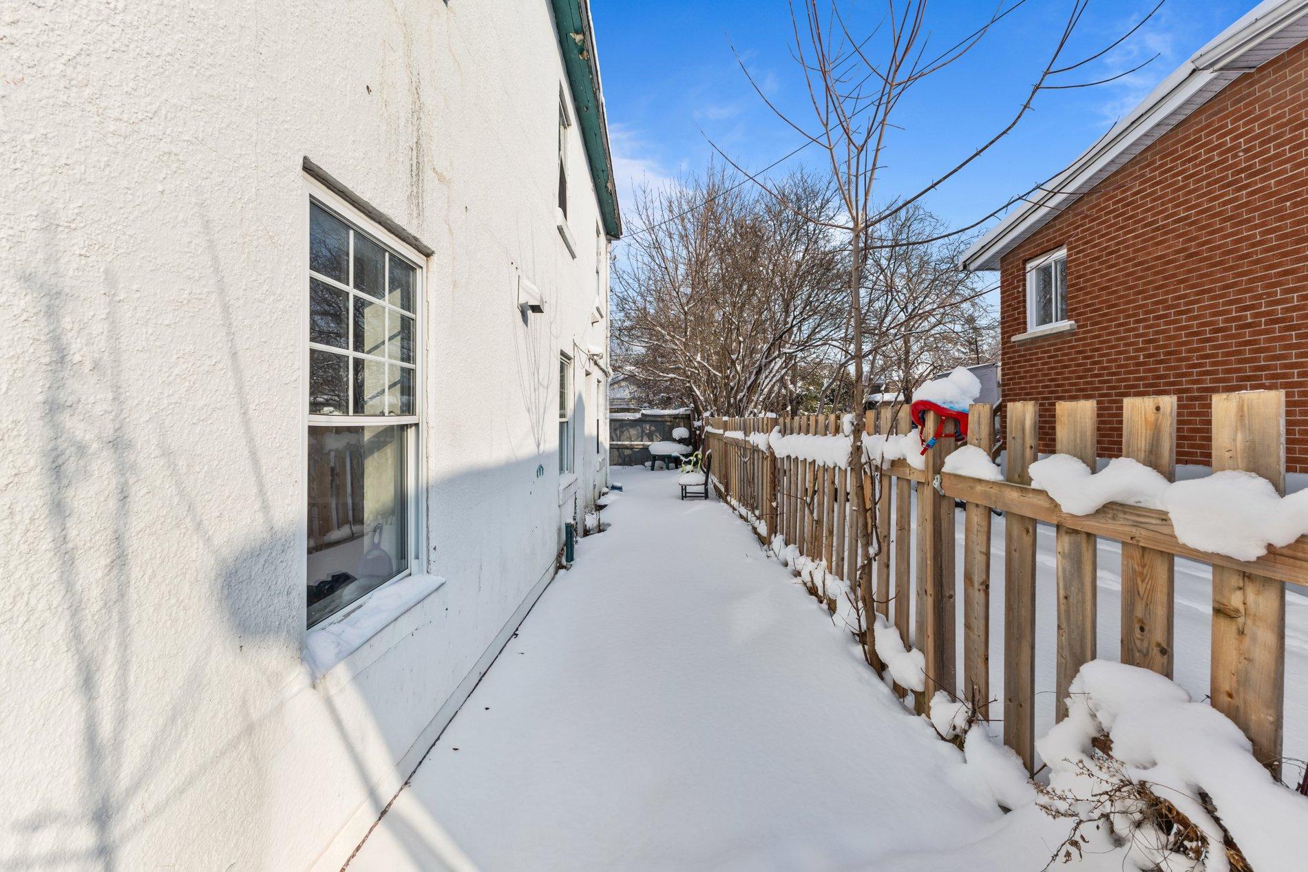 









1027

 - 1033


Rue Joliette

,
Longueuil (Le Vieux-Longueuil),




QC
J4K4V8

