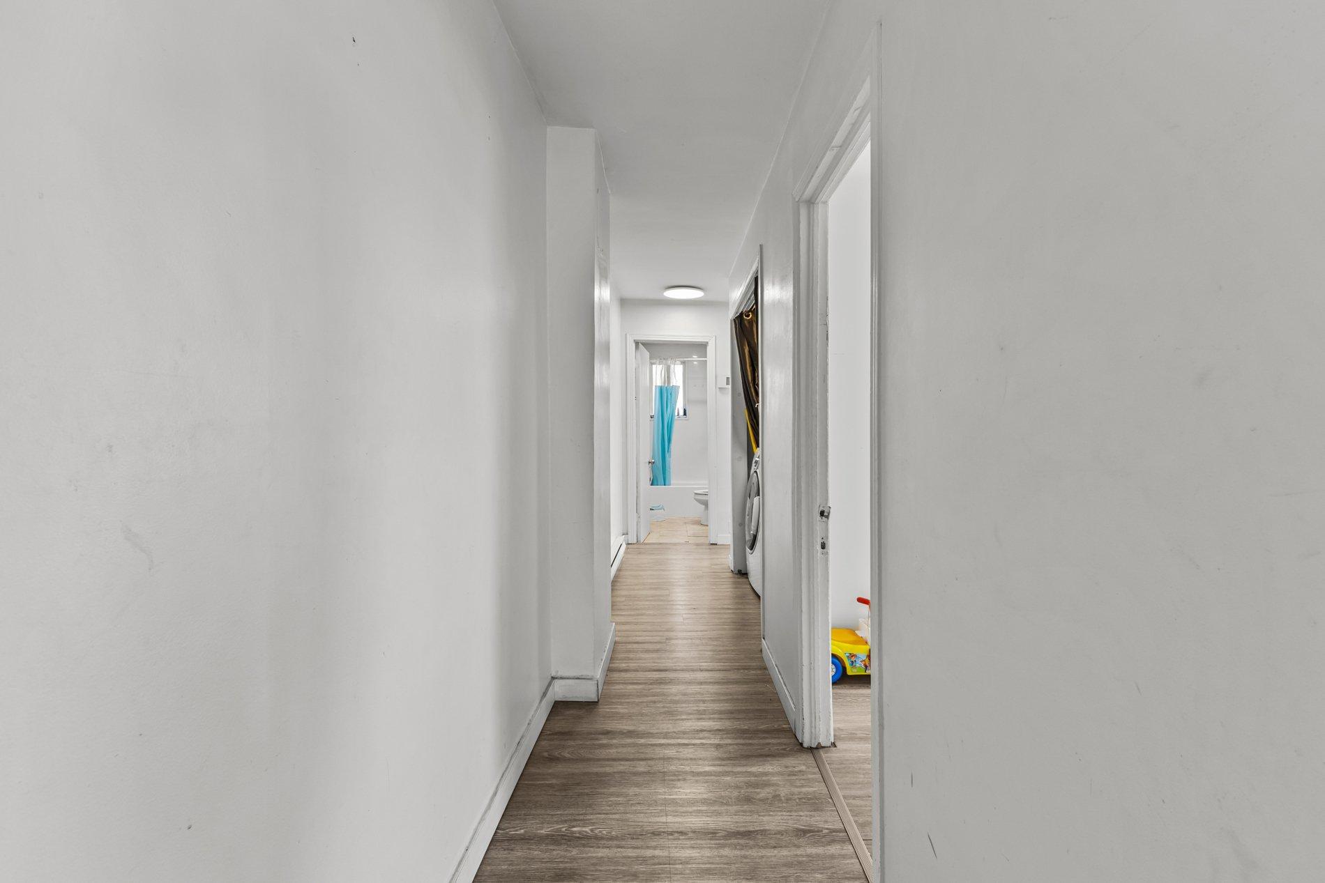 









1027

 - 1033


Rue Joliette

,
Longueuil (Le Vieux-Longueuil),




QC
J4K4V8

