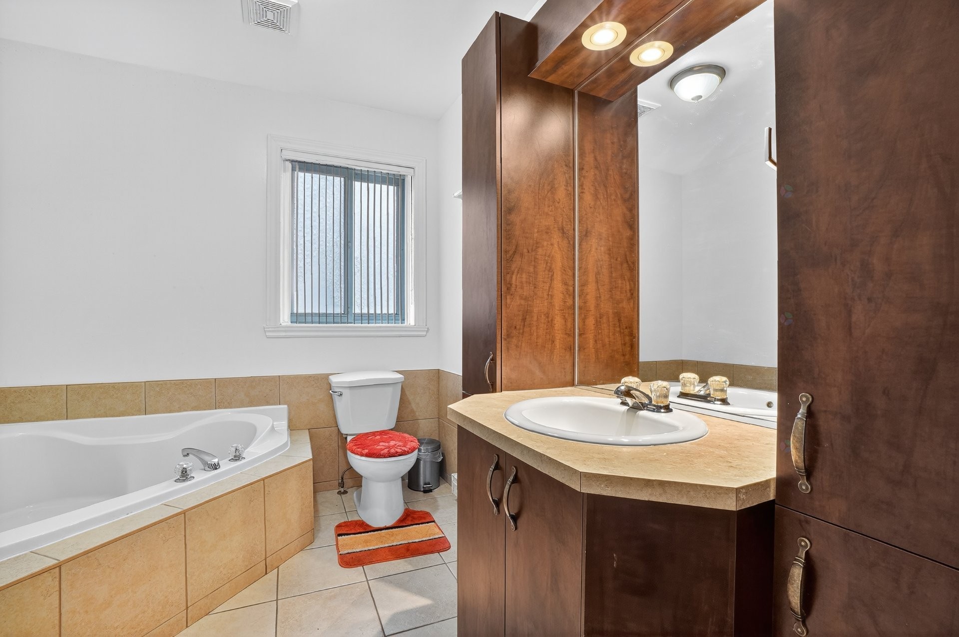 









5320


Rue du Bocage

, 302,
Terrebonne (La Plaine),




QC
J7M2K2

